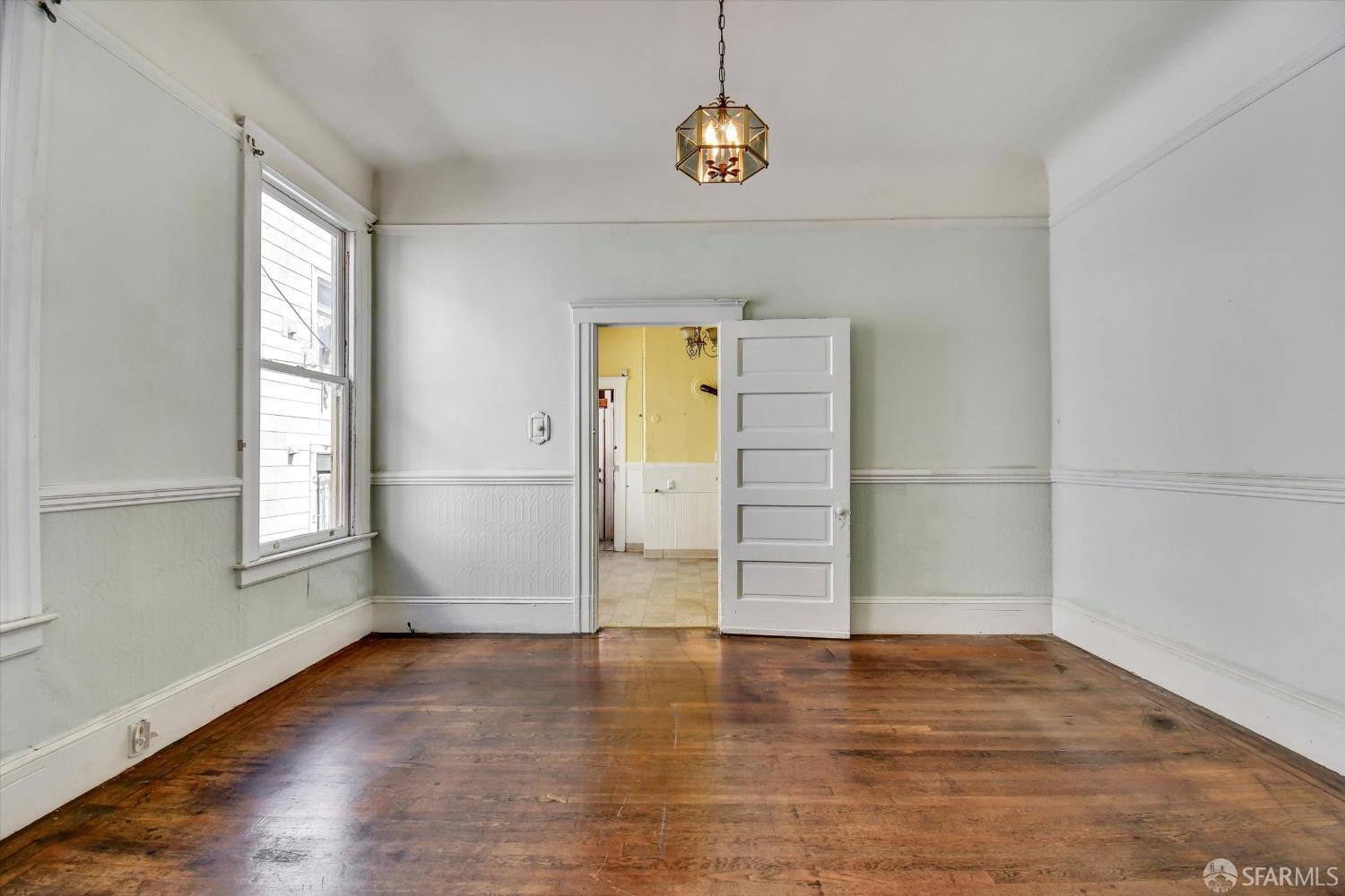 San Francisco, California 94110, United States, 5 Bedrooms Bedrooms, ,2 BathroomsBathrooms,Residential,Active,205147