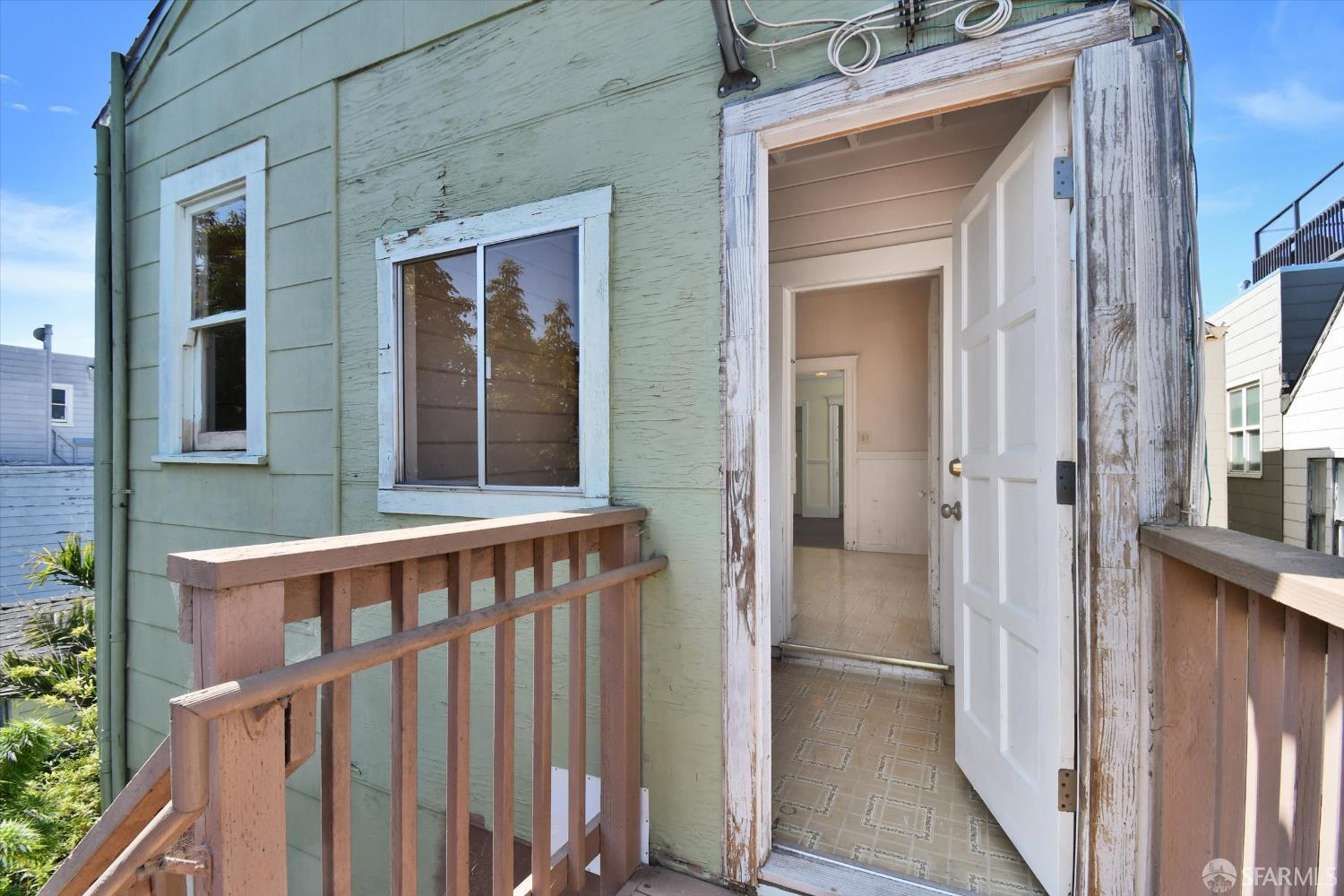 San Francisco, California 94110, United States, 5 Bedrooms Bedrooms, ,2 BathroomsBathrooms,Residential,Active,205147