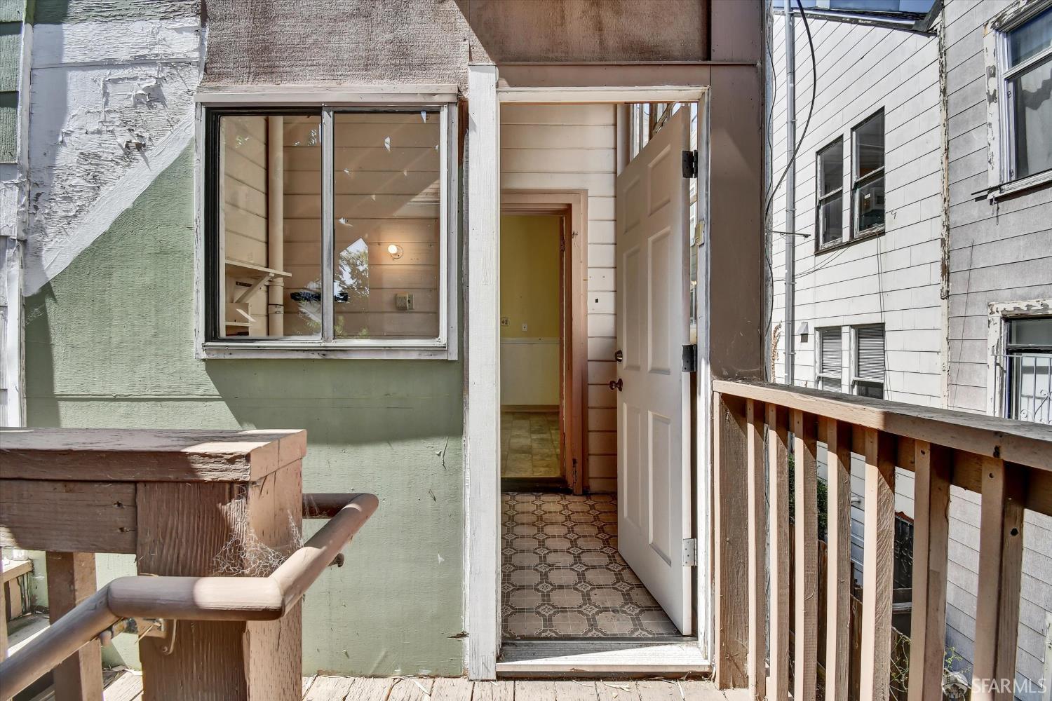 San Francisco, California 94110, United States, 5 Bedrooms Bedrooms, ,2 BathroomsBathrooms,Residential,Active,205147