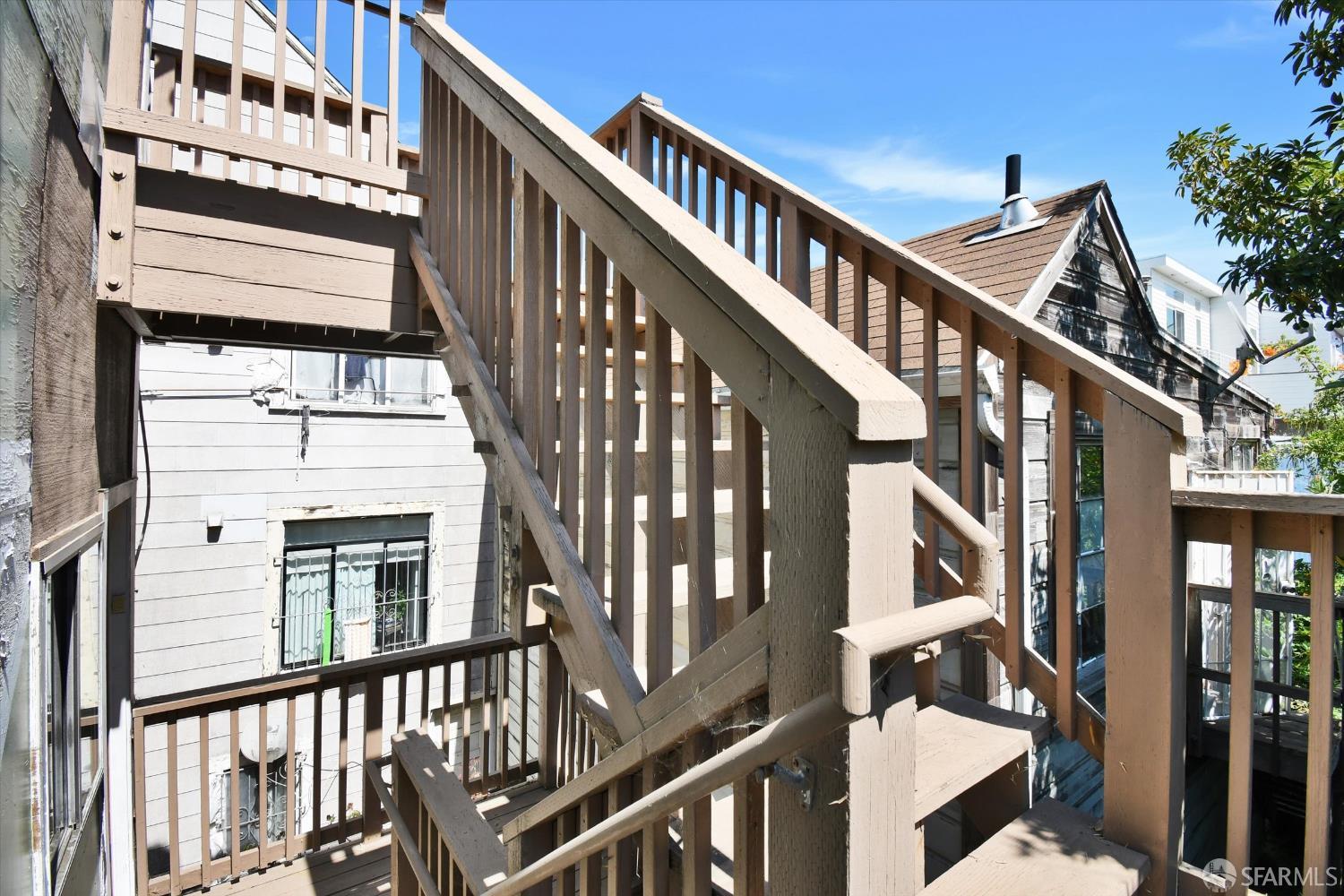 San Francisco, California 94110, United States, 5 Bedrooms Bedrooms, ,2 BathroomsBathrooms,Residential,Active,205147