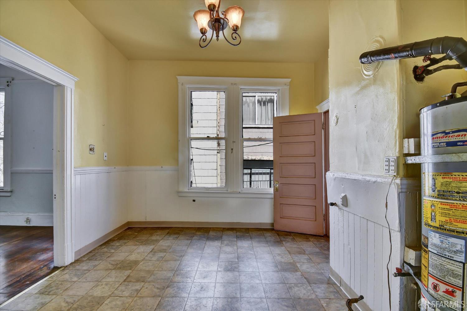 San Francisco, California 94110, United States, 5 Bedrooms Bedrooms, ,2 BathroomsBathrooms,Residential,Active,205147