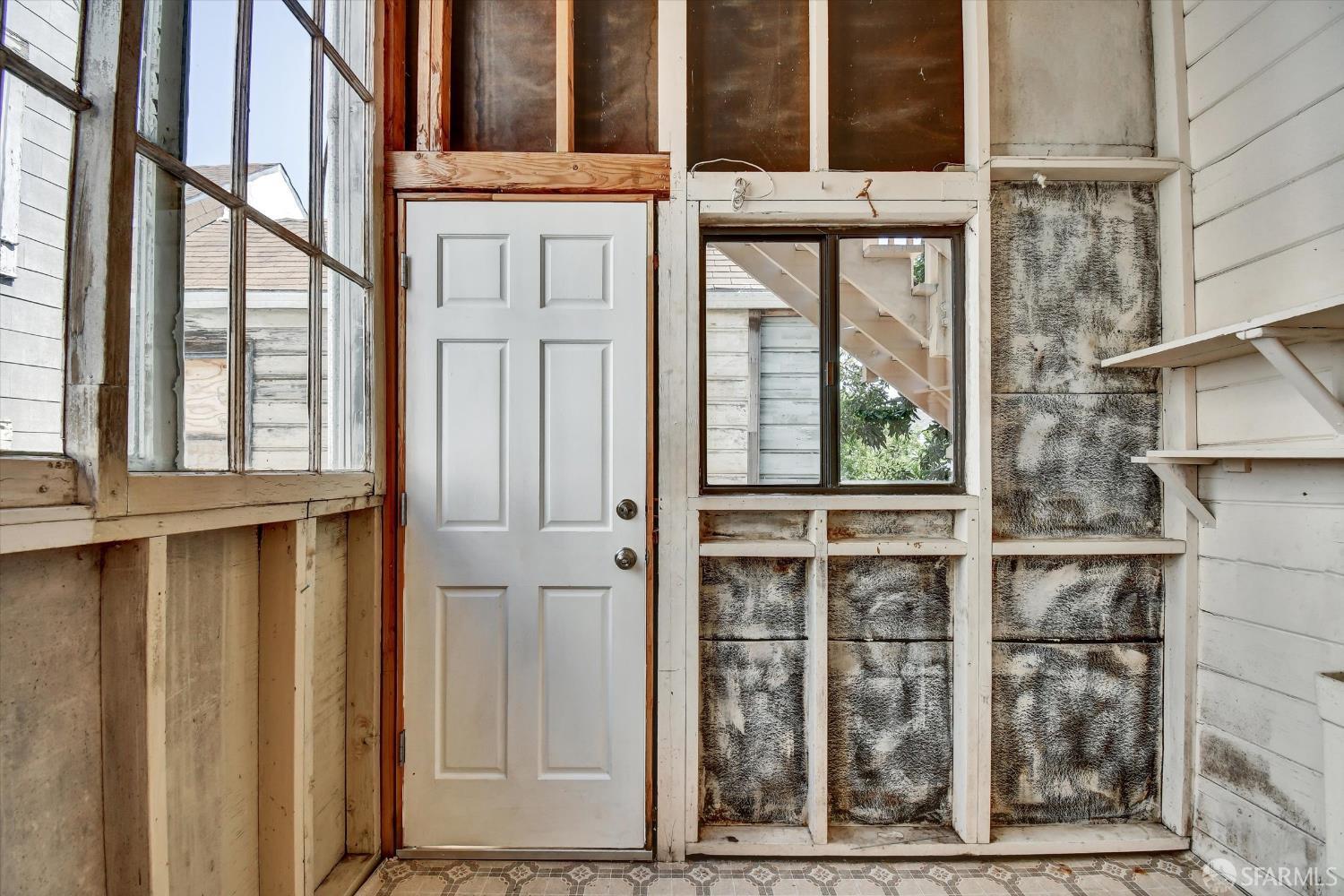 San Francisco, California 94110, United States, 5 Bedrooms Bedrooms, ,2 BathroomsBathrooms,Residential,Active,205147