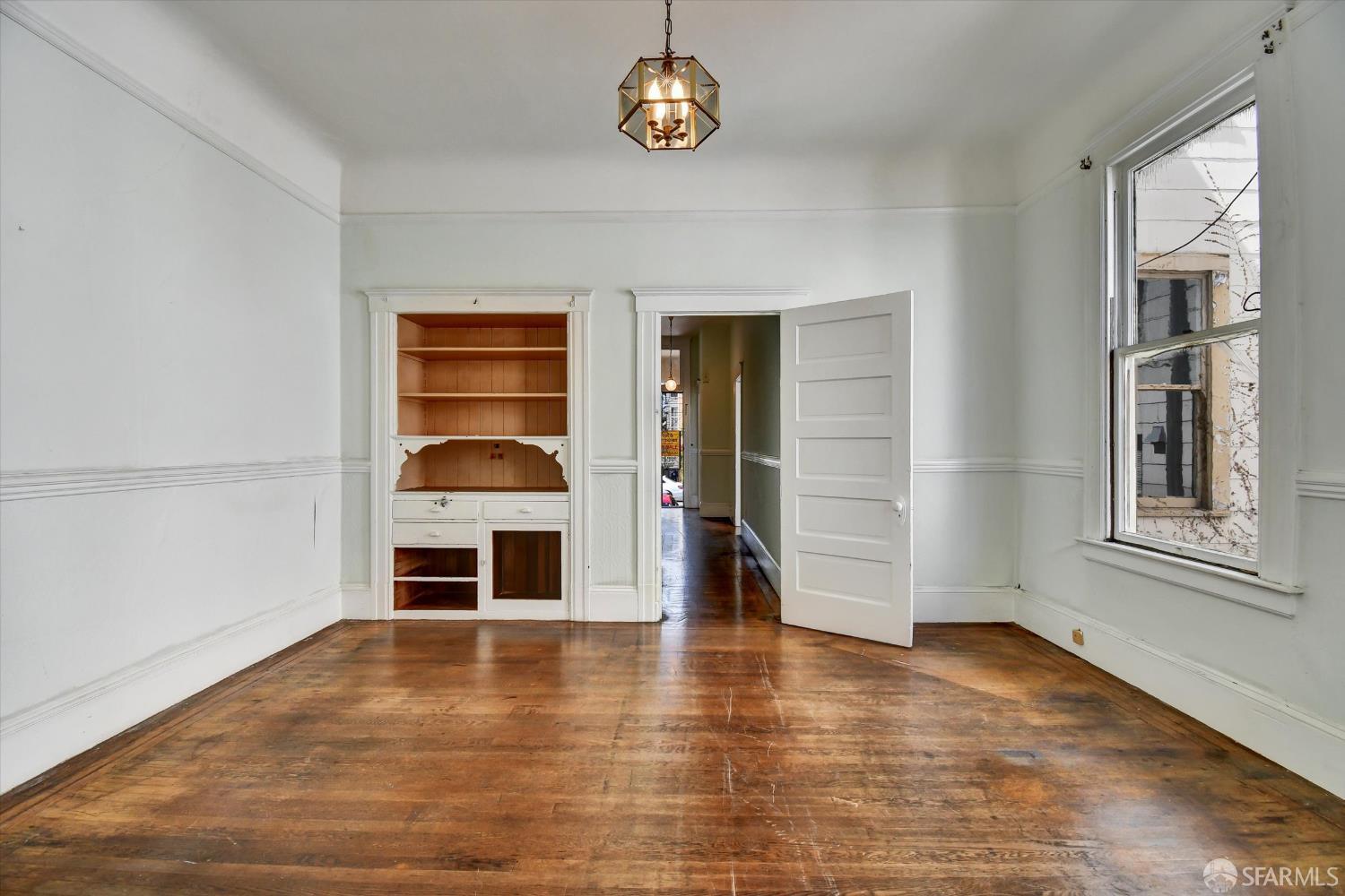 San Francisco, California 94110, United States, 5 Bedrooms Bedrooms, ,2 BathroomsBathrooms,Residential,Active,205147