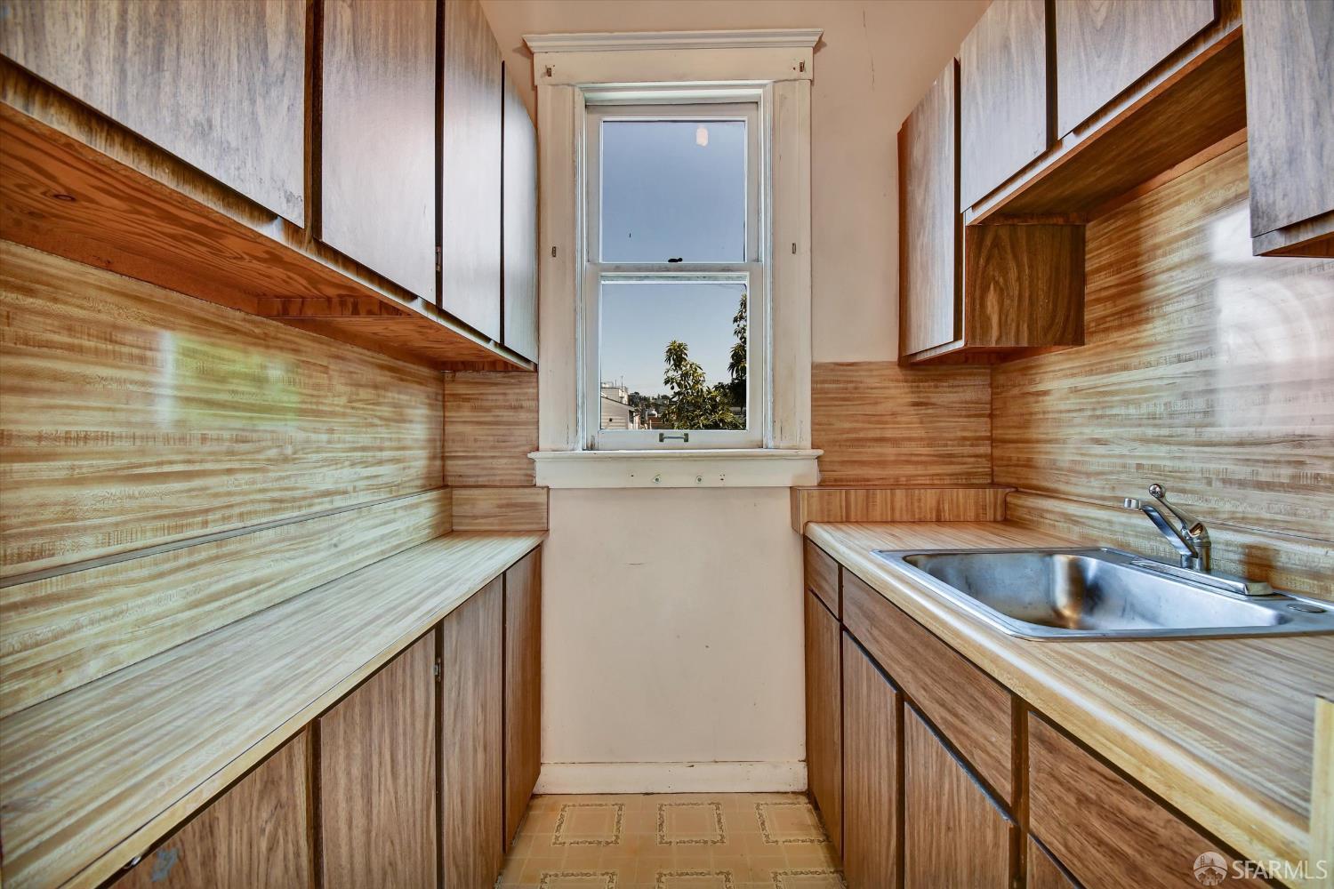 San Francisco, California 94110, United States, 5 Bedrooms Bedrooms, ,2 BathroomsBathrooms,Residential,Active,205147