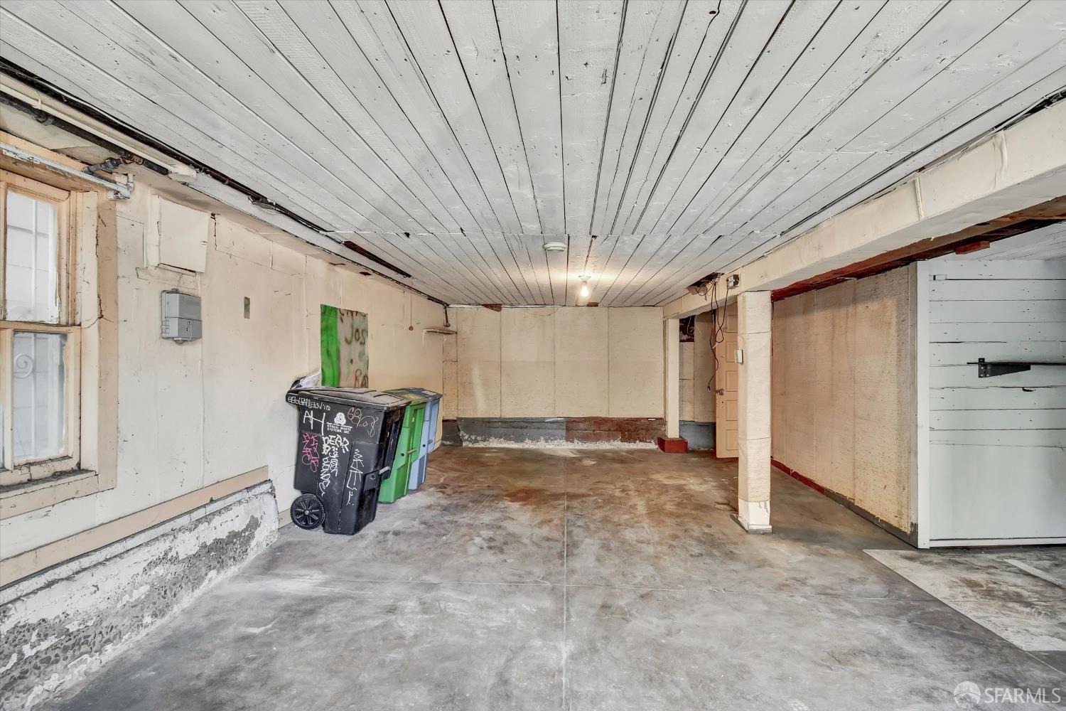 San Francisco, California 94110, United States, 5 Bedrooms Bedrooms, ,2 BathroomsBathrooms,Residential,Active,205147