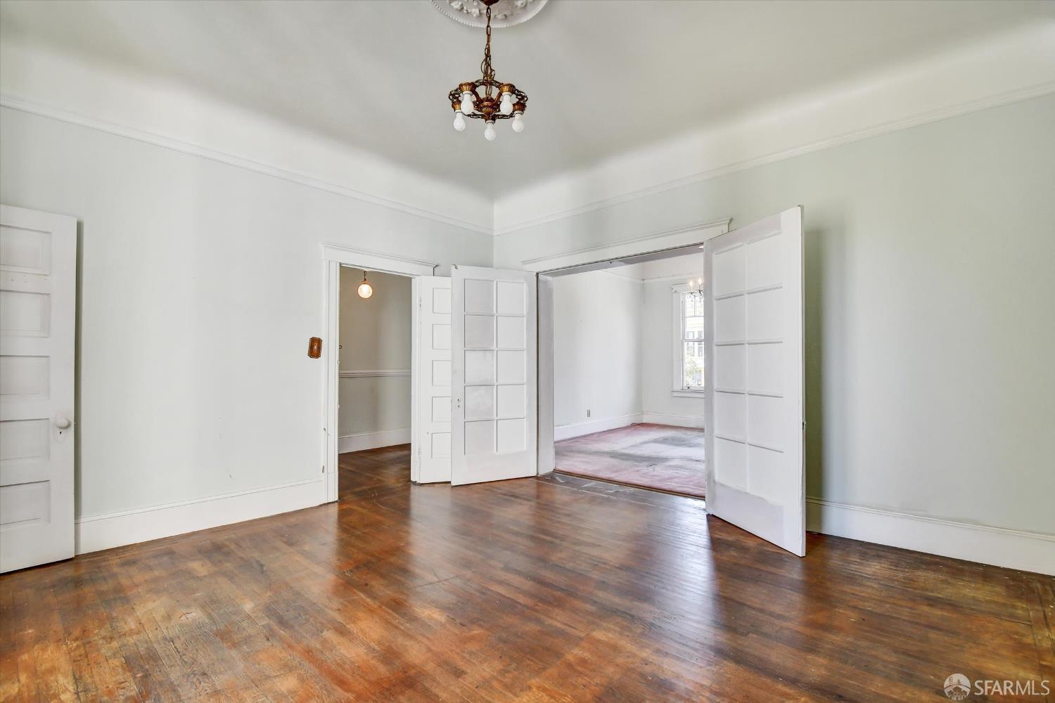 San Francisco, California 94110, United States, 5 Bedrooms Bedrooms, ,2 BathroomsBathrooms,Residential,Active,205147