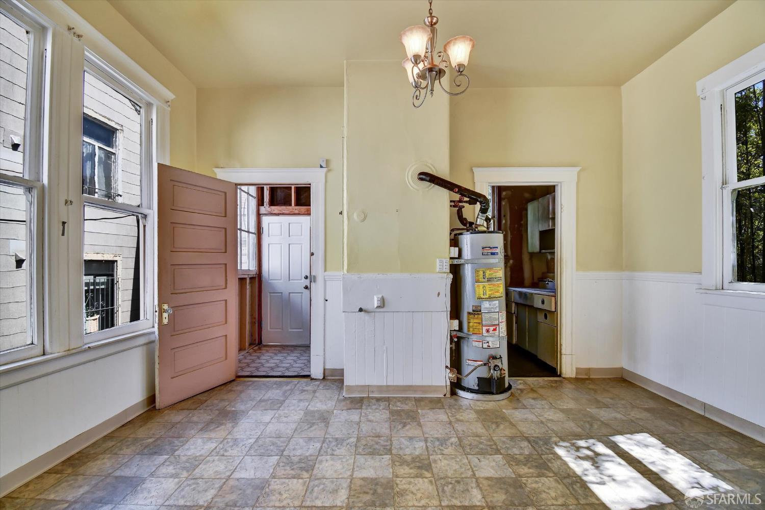 San Francisco, California 94110, United States, 5 Bedrooms Bedrooms, ,2 BathroomsBathrooms,Residential,Active,205147