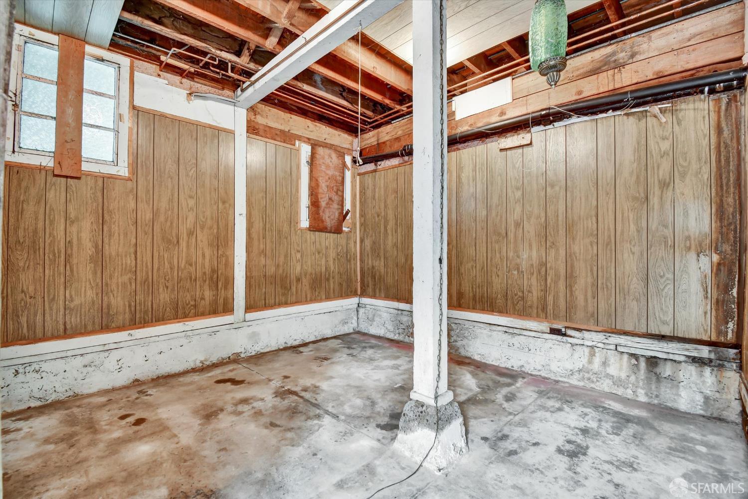 San Francisco, California 94110, United States, 5 Bedrooms Bedrooms, ,2 BathroomsBathrooms,Residential,Active,205147