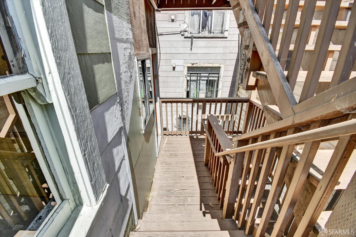 San Francisco, California 94110, United States, 5 Bedrooms Bedrooms, ,2 BathroomsBathrooms,Residential,Active,205147