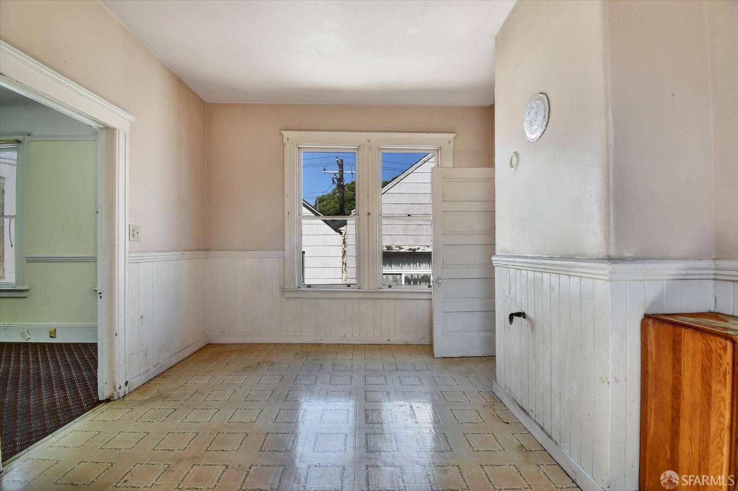 San Francisco, California 94110, United States, 5 Bedrooms Bedrooms, ,2 BathroomsBathrooms,Residential,Active,205147