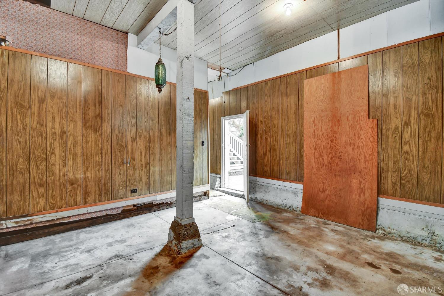 San Francisco, California 94110, United States, 5 Bedrooms Bedrooms, ,2 BathroomsBathrooms,Residential,Active,205147