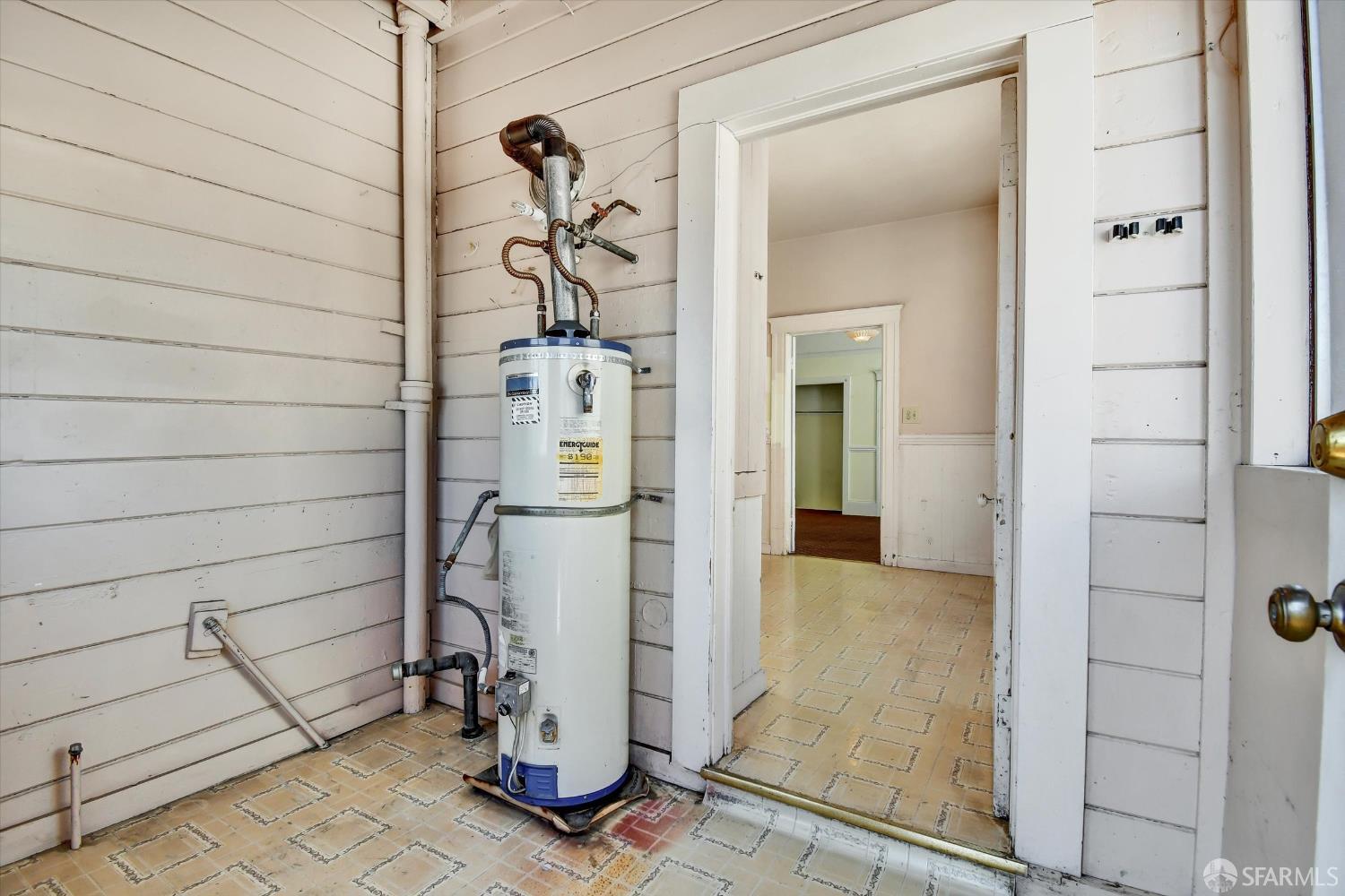 San Francisco, California 94110, United States, 5 Bedrooms Bedrooms, ,2 BathroomsBathrooms,Residential,Active,205147