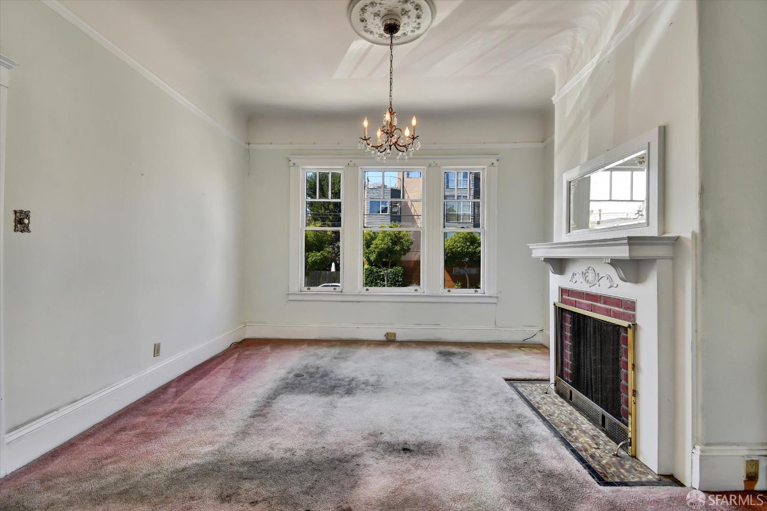 San Francisco, California 94110, United States, 5 Bedrooms Bedrooms, ,2 BathroomsBathrooms,Residential,Active,205147