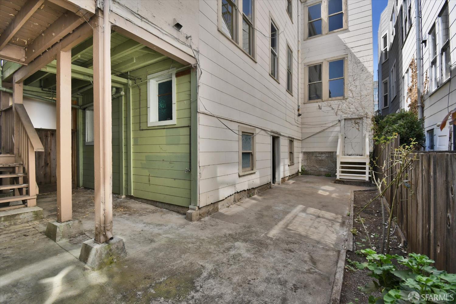 San Francisco, California 94110, United States, 5 Bedrooms Bedrooms, ,2 BathroomsBathrooms,Residential,Active,205147