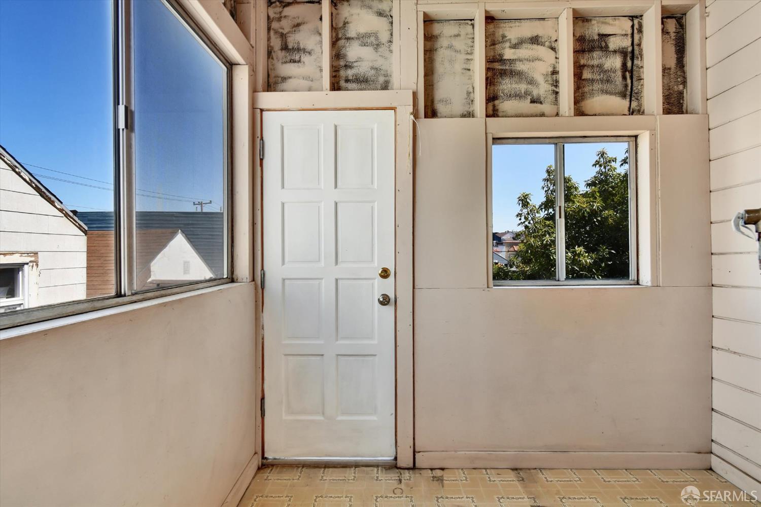 San Francisco, California 94110, United States, 5 Bedrooms Bedrooms, ,2 BathroomsBathrooms,Residential,Active,205147