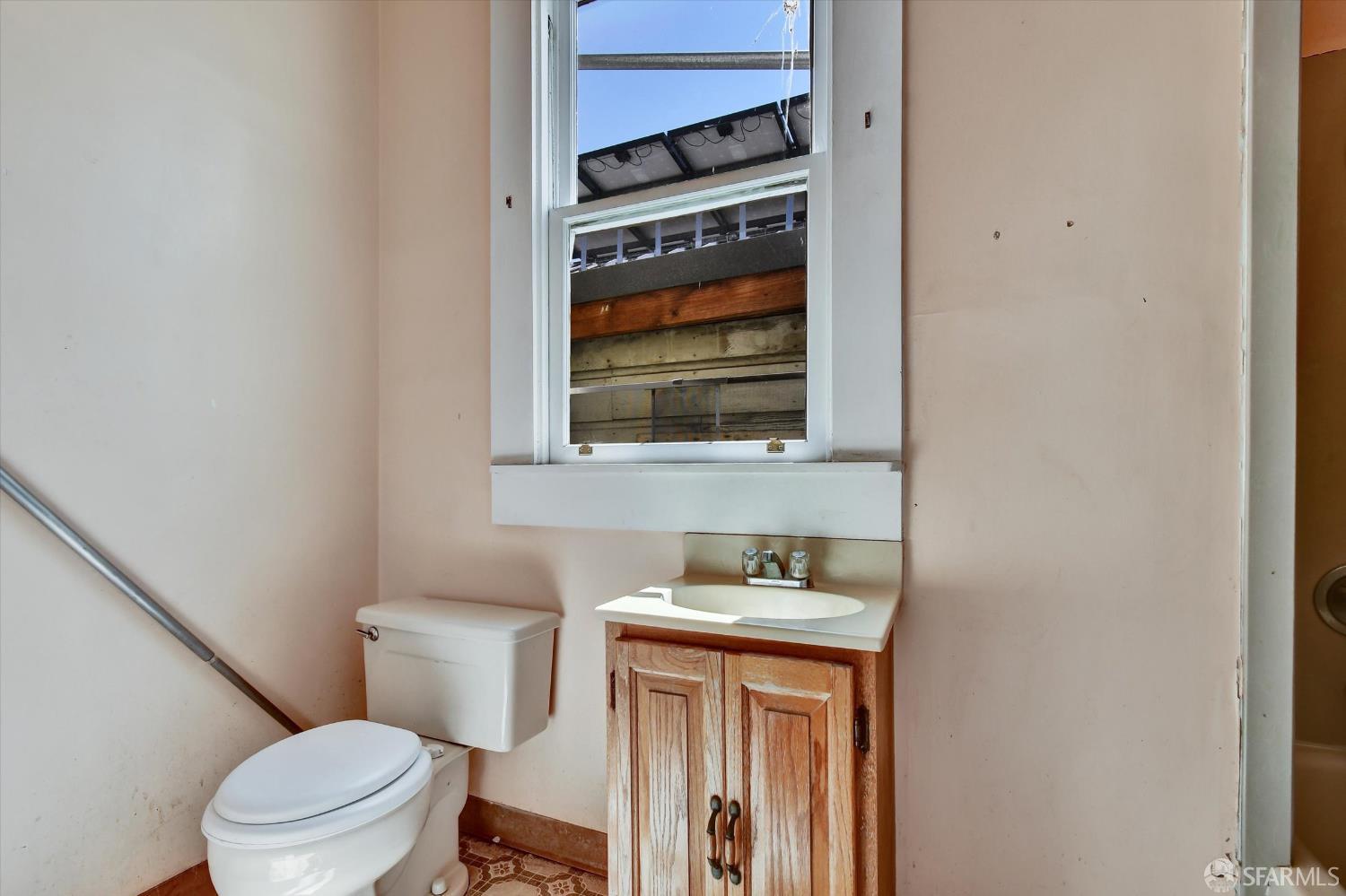 San Francisco, California 94110, United States, 5 Bedrooms Bedrooms, ,2 BathroomsBathrooms,Residential,Active,205147