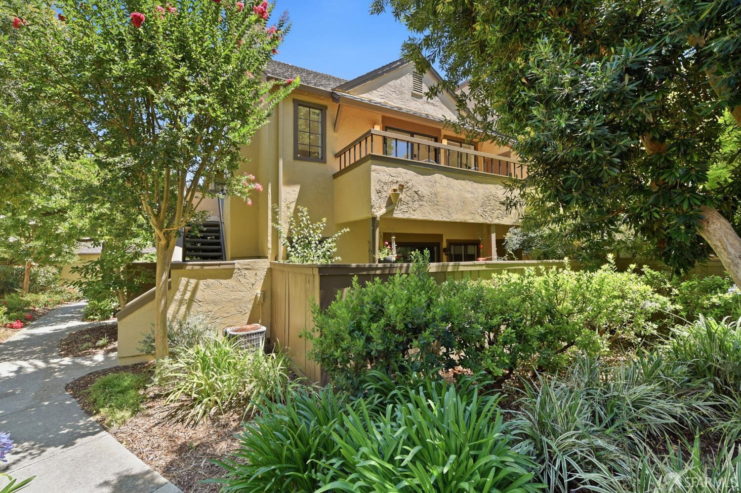 1949 Huxley Court