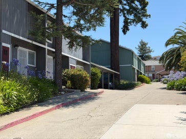 1821 Hill Avenue Hayward CA 94541