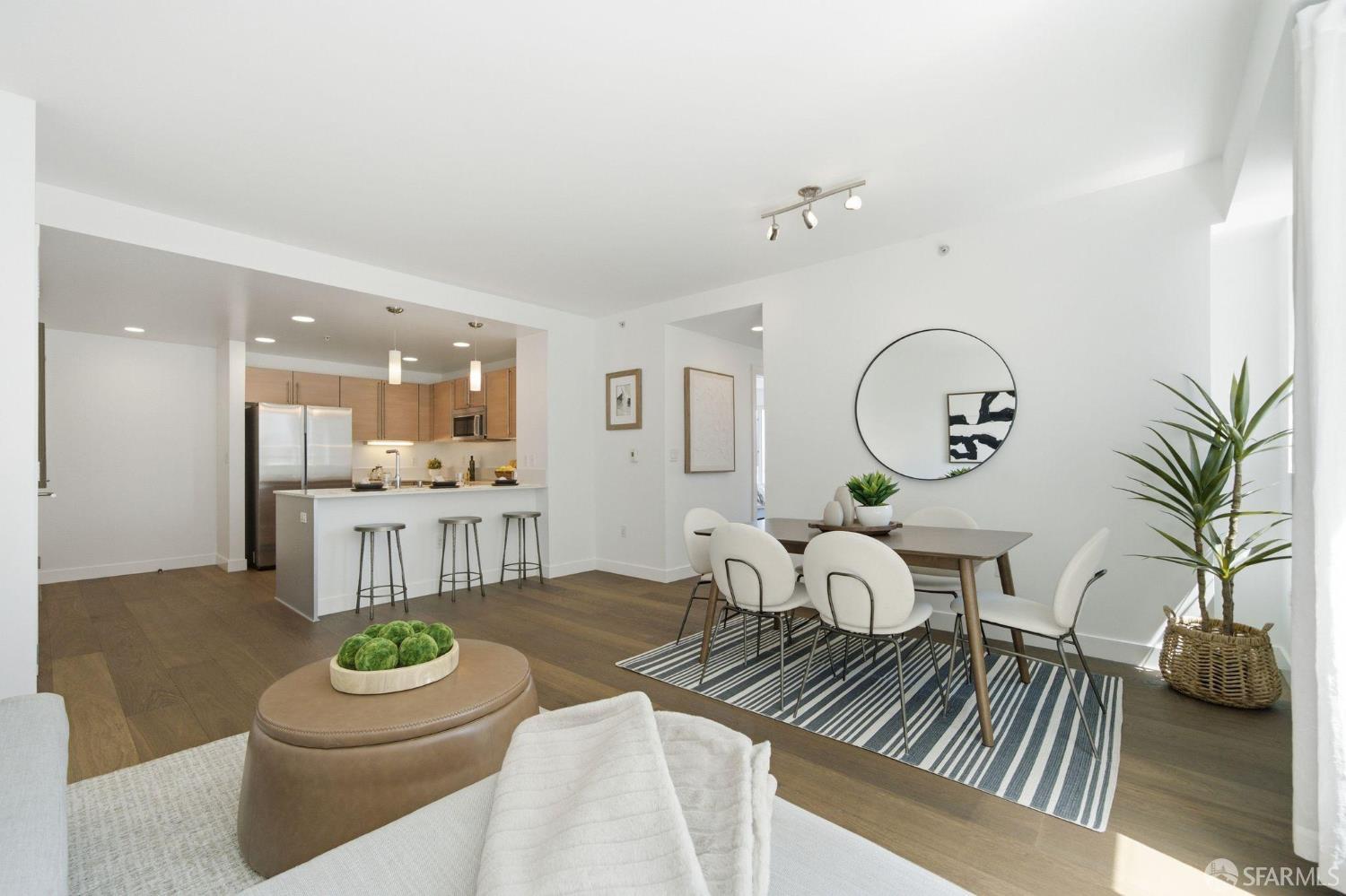 1160 Mission Street 907