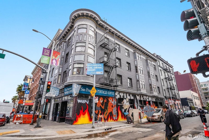 64 6th Street