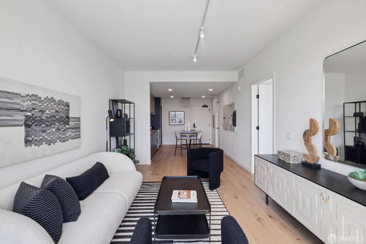 988 Harrison Street WE7