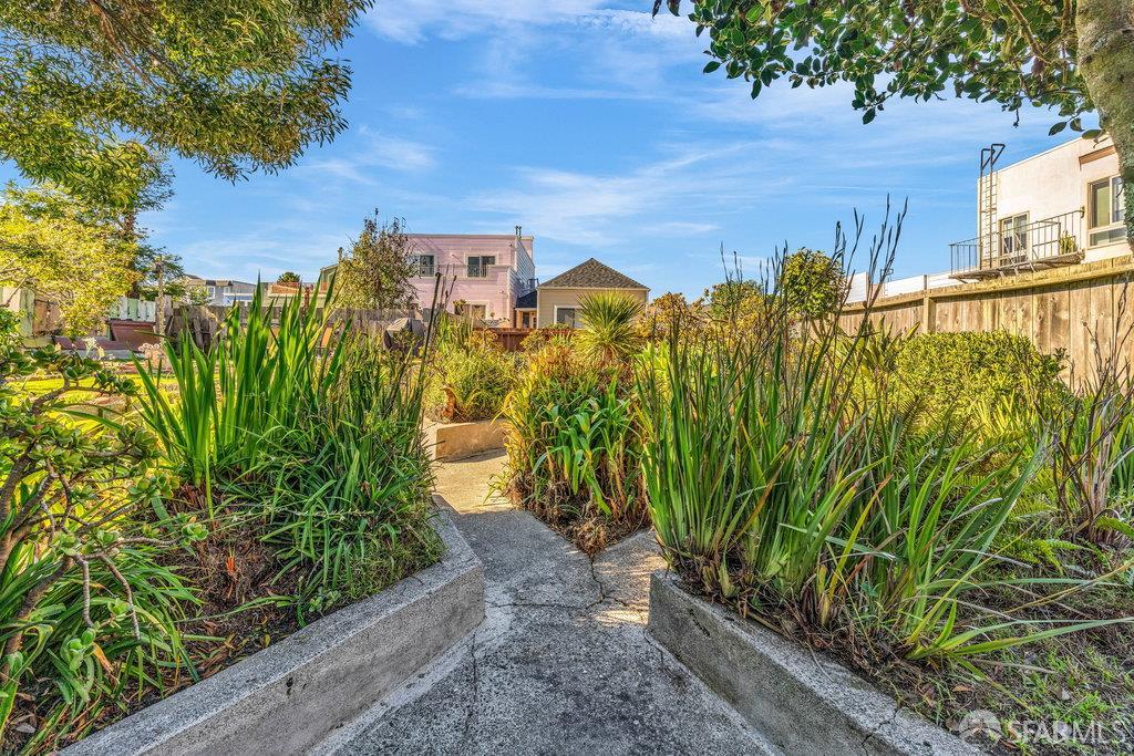 San Francisco, California 94121, United States, 3 Bedrooms Bedrooms, ,2 BathroomsBathrooms,Residential,Active,235998