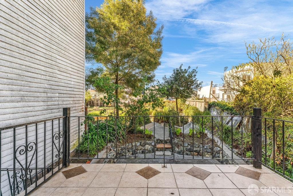 San Francisco, California 94121, United States, 3 Bedrooms Bedrooms, ,2 BathroomsBathrooms,Residential,Active,235998