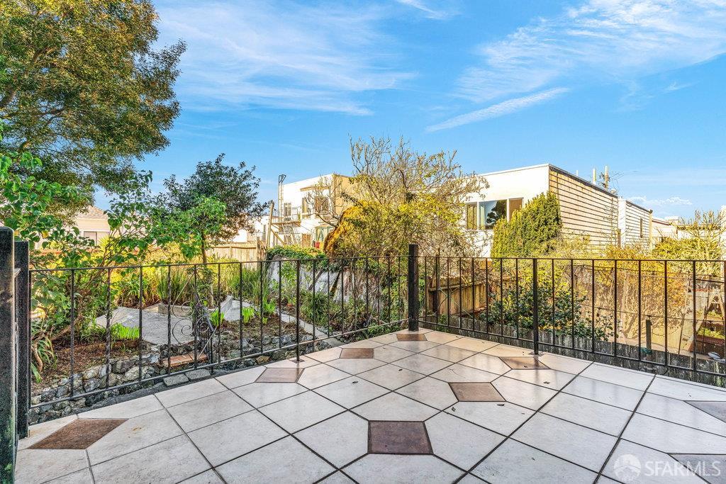 San Francisco, California 94121, United States, 3 Bedrooms Bedrooms, ,2 BathroomsBathrooms,Residential,Active,235998