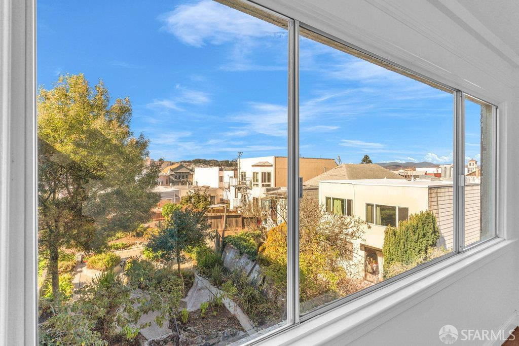 San Francisco, California 94121, United States, 3 Bedrooms Bedrooms, ,2 BathroomsBathrooms,Residential,Active,235998