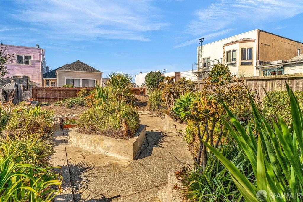 San Francisco, California 94121, United States, 3 Bedrooms Bedrooms, ,2 BathroomsBathrooms,Residential,Active,235998