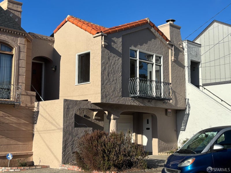 128 Escolta Way