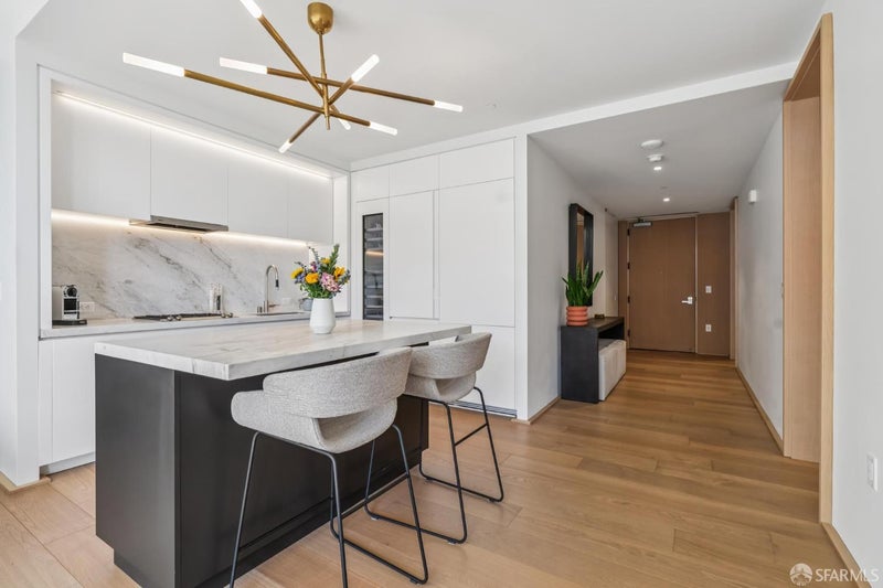 1 Steuart Lane 604