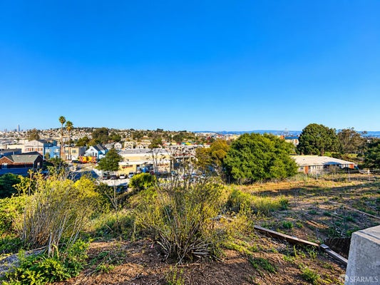 854 INGERSON AVE, SAN FRANCISCO, CA 94124 - Image ed2522b383685432eff42c7455f9d24f/685769795
