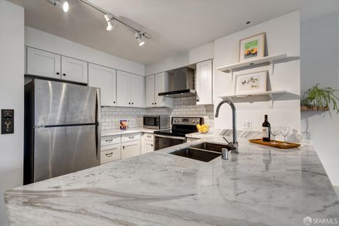 8400 Oceanview Terrace Unit 210, San Francisco, CA 94132 - #: 425062418