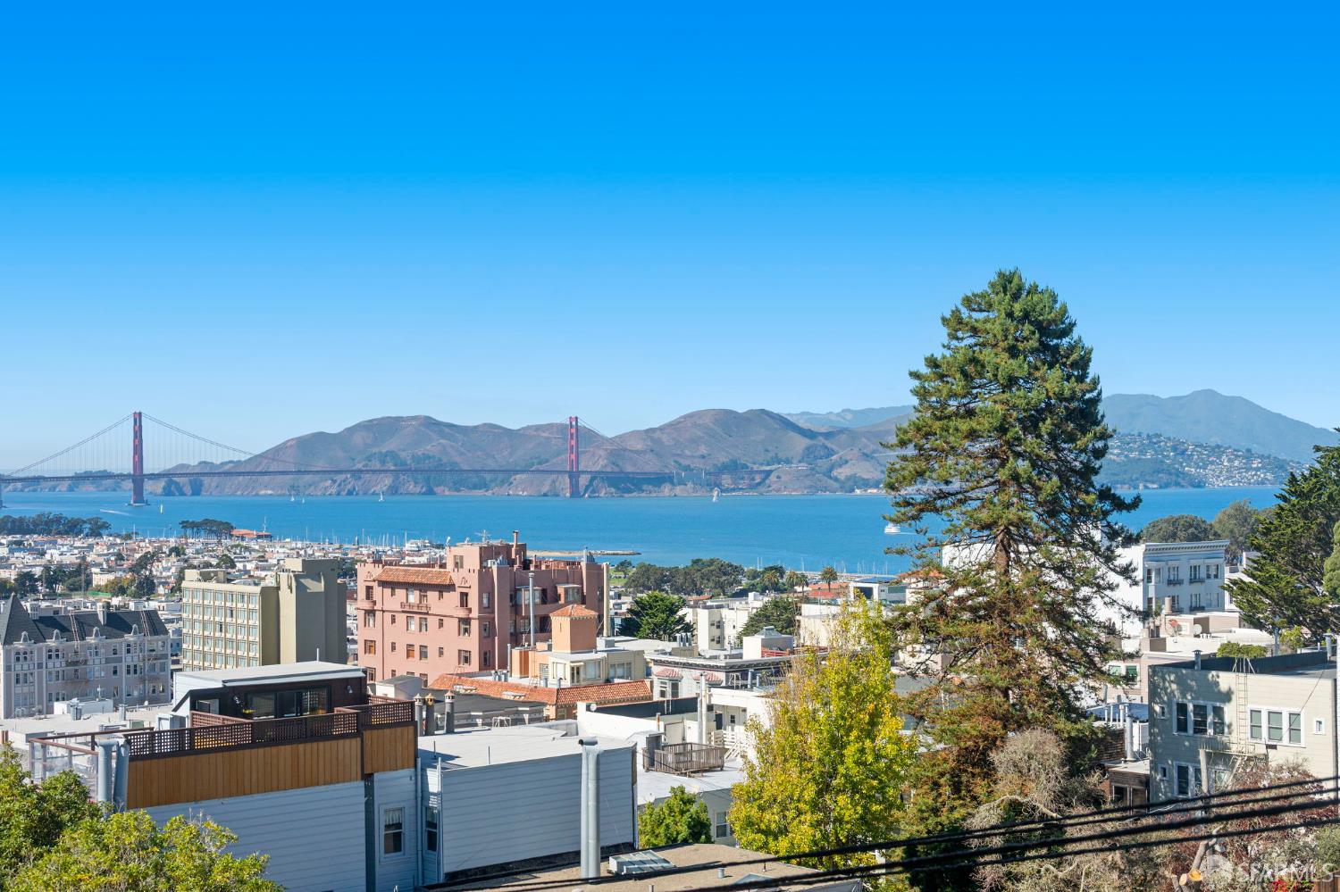 2363 Larkin Street 34