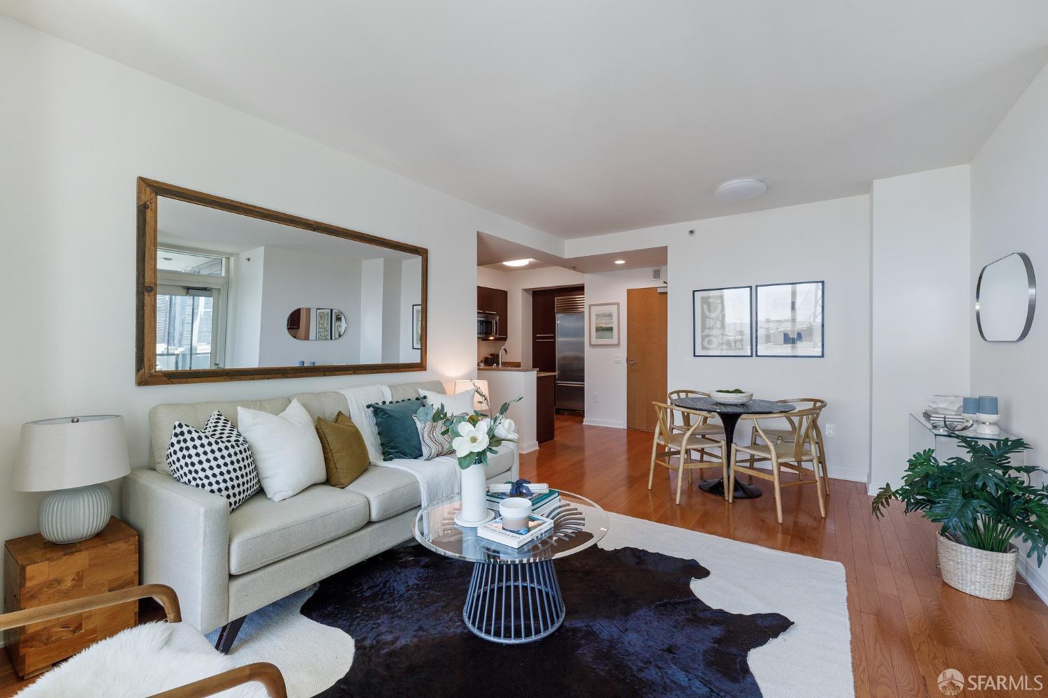 425 1st Street 1008