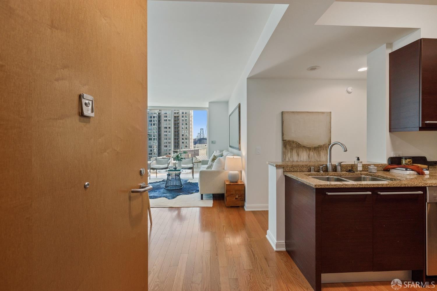 425 1st Street 1008