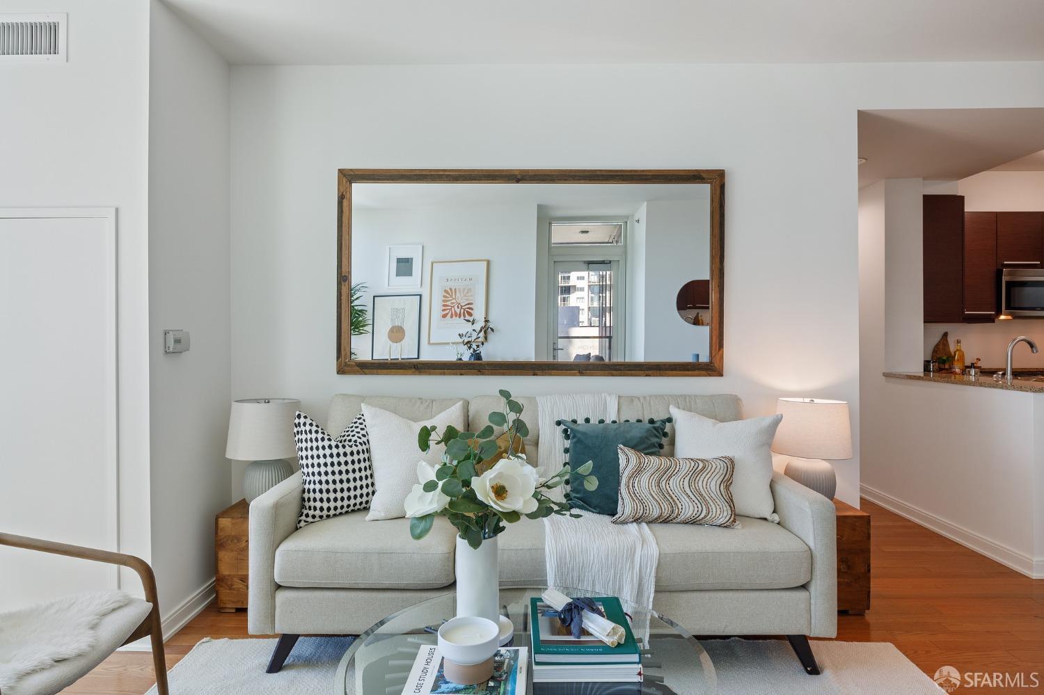 425 1st Street 1008