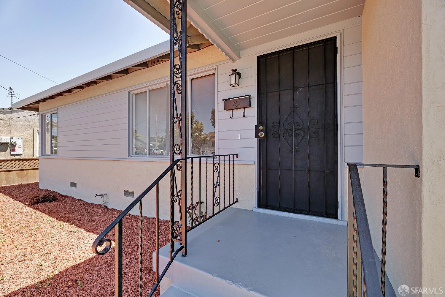 24663 Pontiac Street