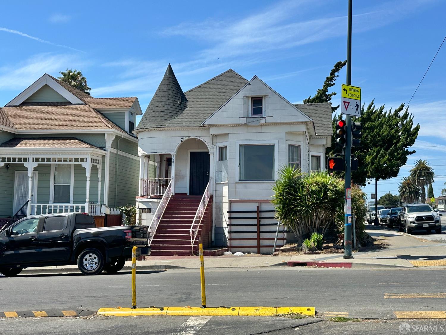 1551 22nd Avenue