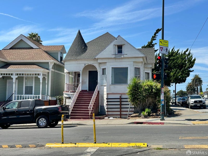 1551 22nd Avenue