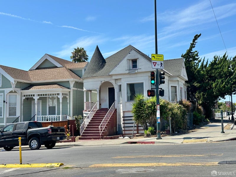 1551 22nd Avenue