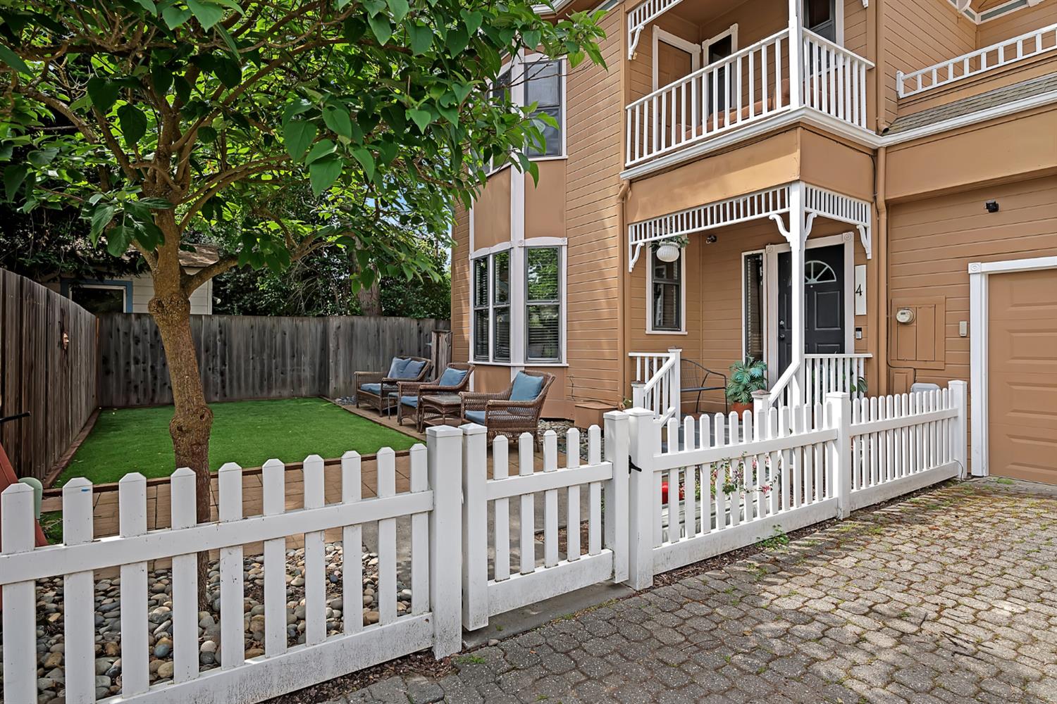 4 Dickens Terrace