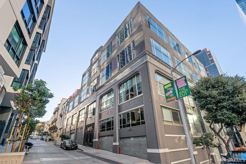 18 Lansing Street 402