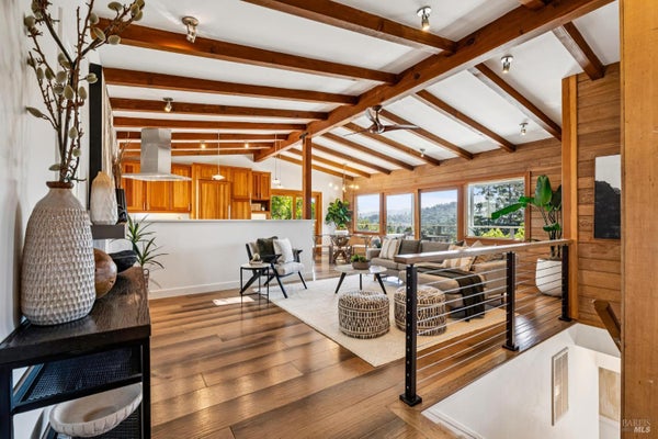 24 HILLCREST CT, SAN ANSELMO, CA 94960 - Image ef33da924e936d469d2d5be9a7a234fc/1226445458