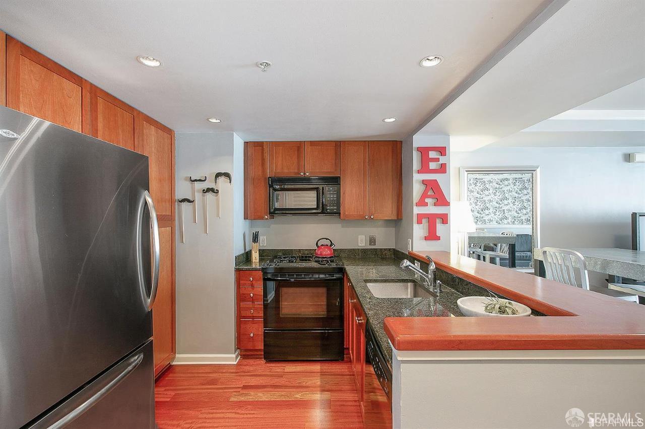 400 Beale Street 1008