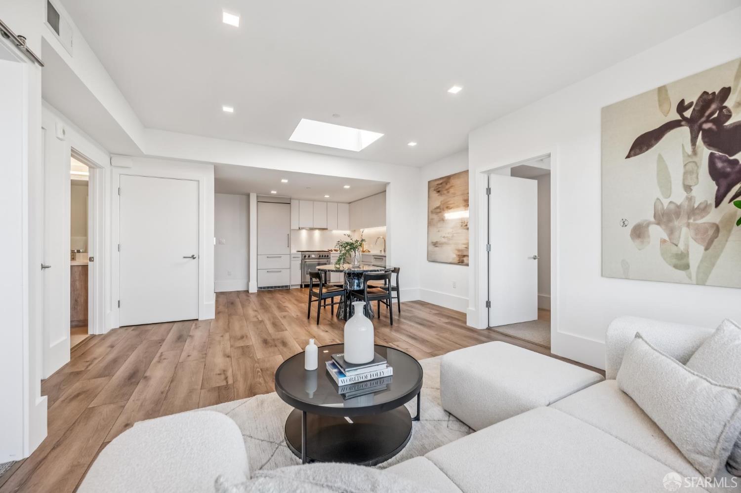 1288 Howard Street 605