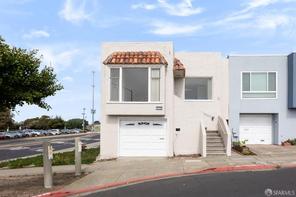 230 LOS BANOS AVE, DALY CITY, CA 94014 - Image f1af1a51ccee79be21cce578bcefa968/1890761187