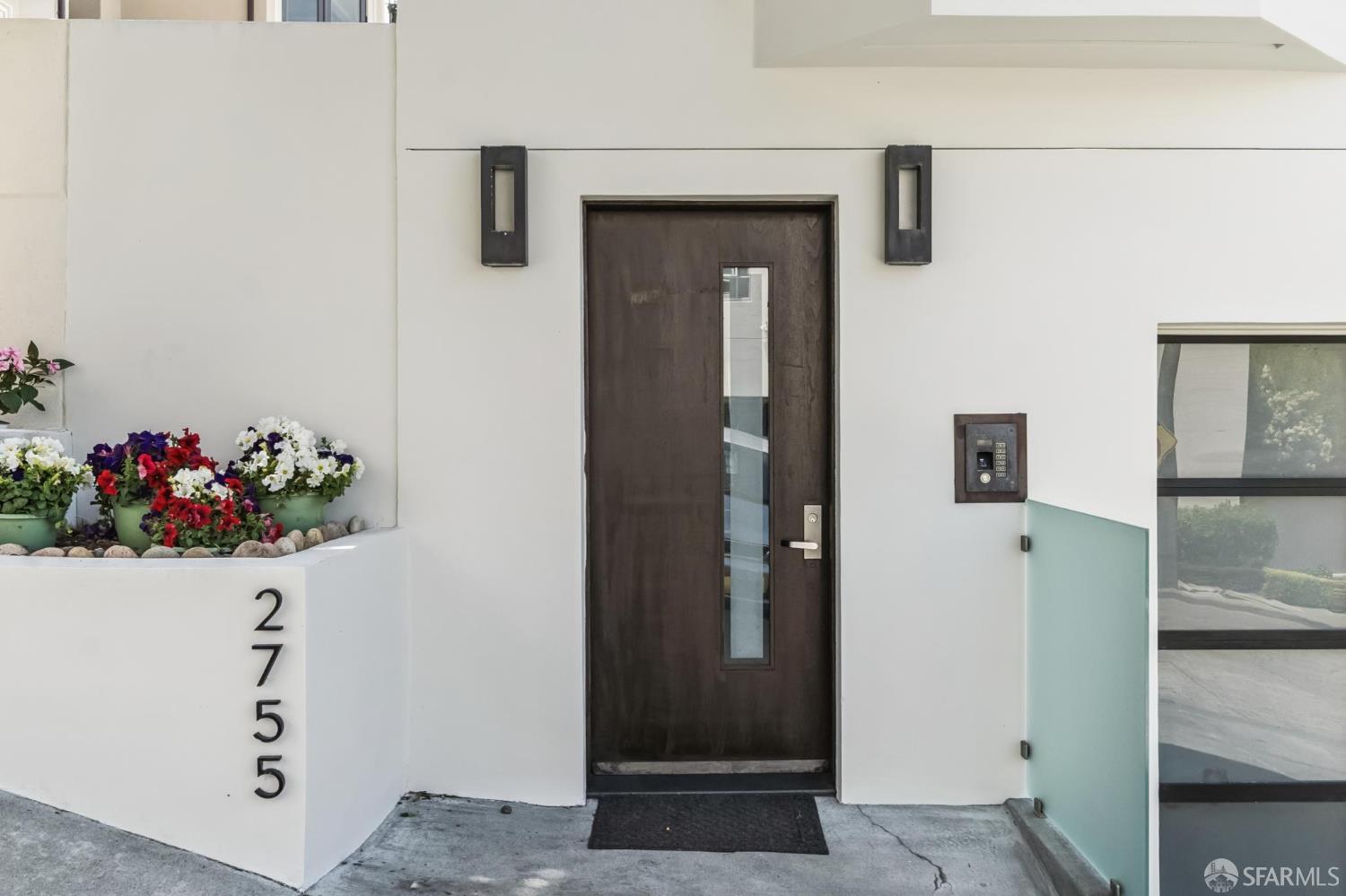 2755 Fillmore Street