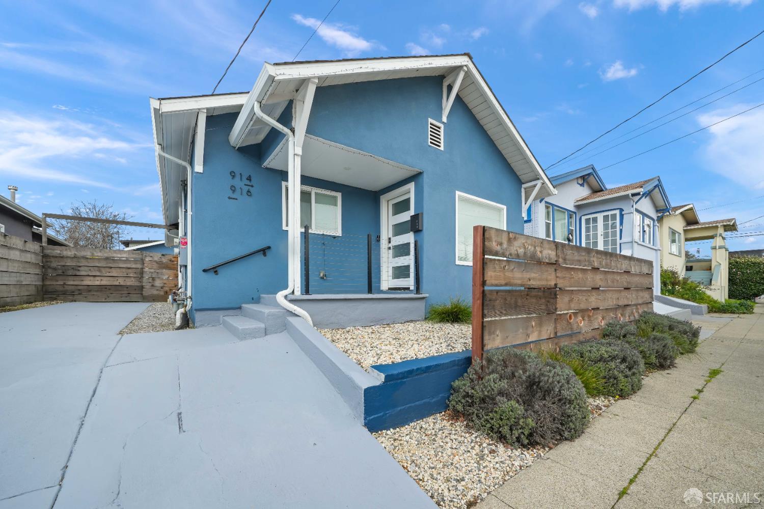 914 44th Street, Oakland CA 94608